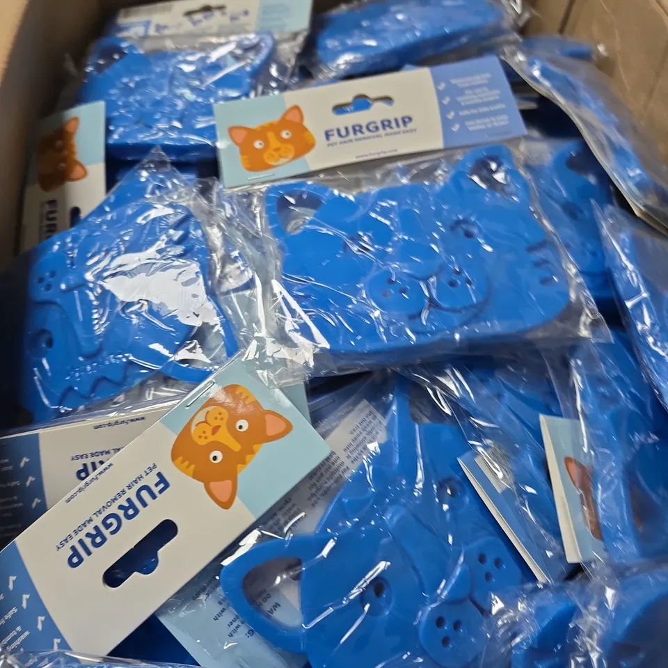 BOX OF APPROXIMATELY 200 FURGRIP CAT LAUNDRY PET HAIR REMOVERS 