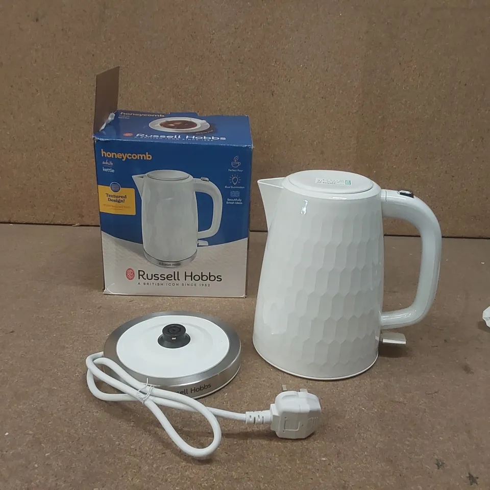 BOXED RUSSELL HOBBS KETTLE 