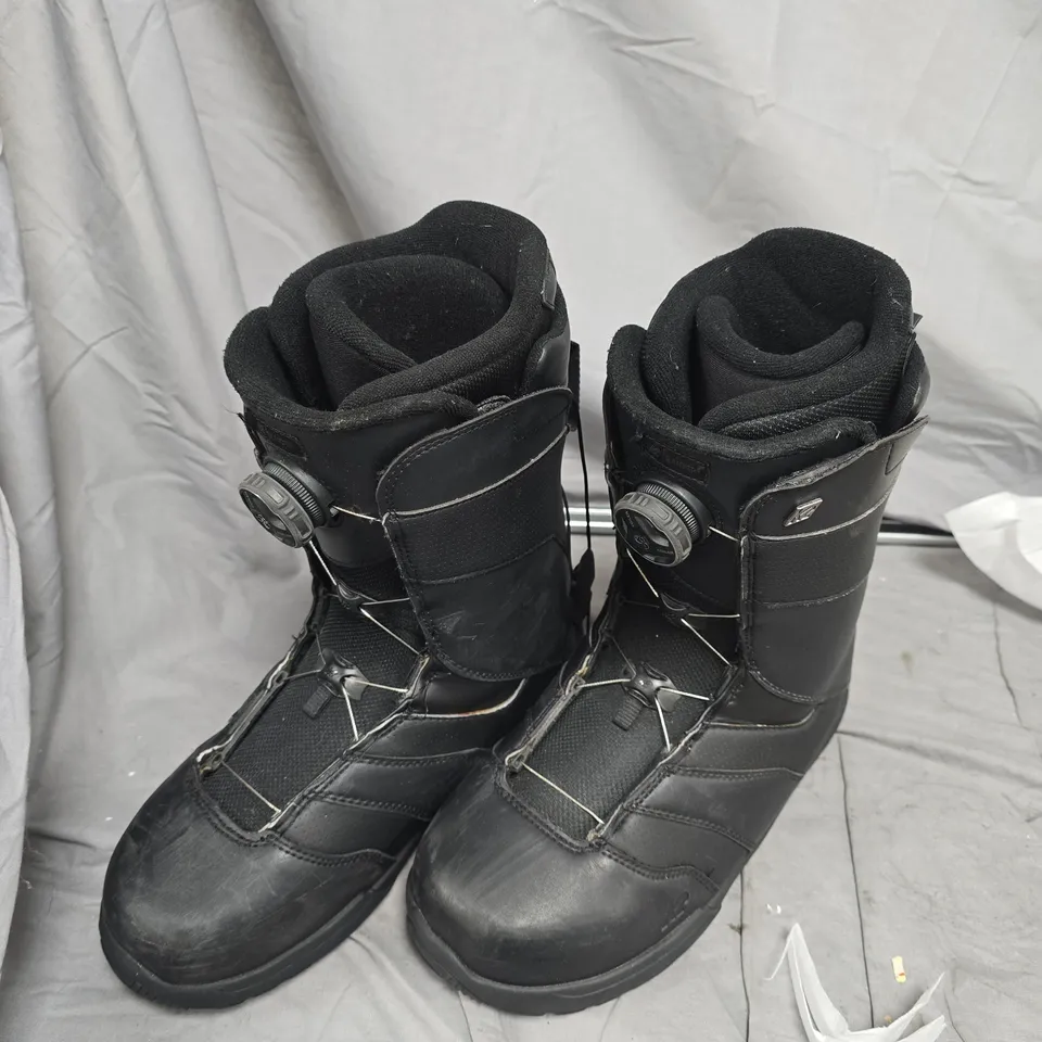 K2 MODEL 9 BLACK DIAL-LACE WINTER SNOW BOOTS – SIZE 8 