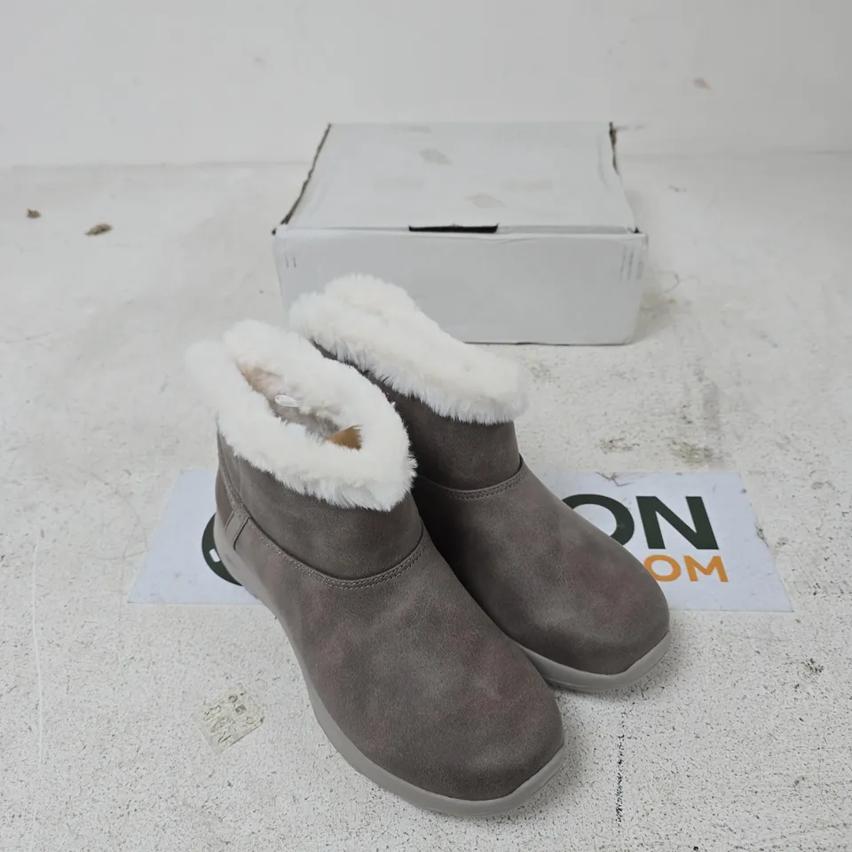 SKECHERS  UK 4.5 WOMEN'S GREY SUEDE BOOTS WITH FAUX FUR TRIM