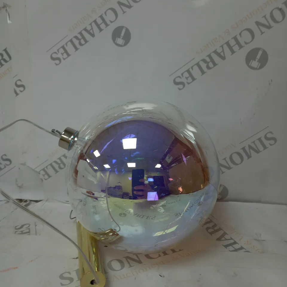 BOXED BUNDLEBERRY BY AMANDA HOLDEN SET OF 2 PRE-LIT GLOBES