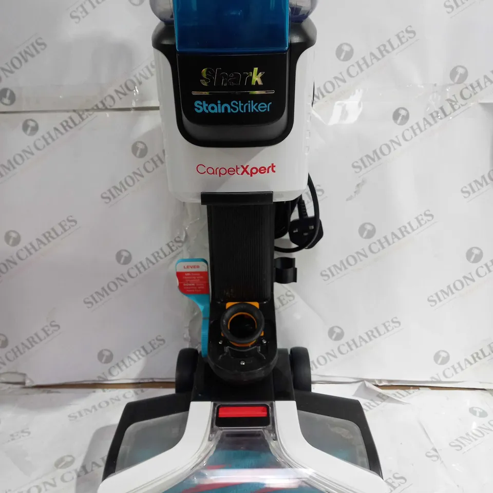 BOXED SHARK CARPET XPERT DEEP CARPET CLEANER & BUILT IN STAIN STRIKER EX200UK - COLLECTION ONLY