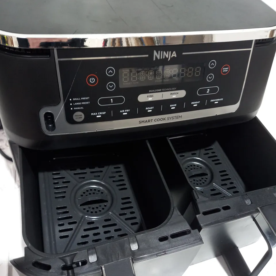 BOXED NINJA FOODI MAX DUALZONE AIR FRYER AF451UK