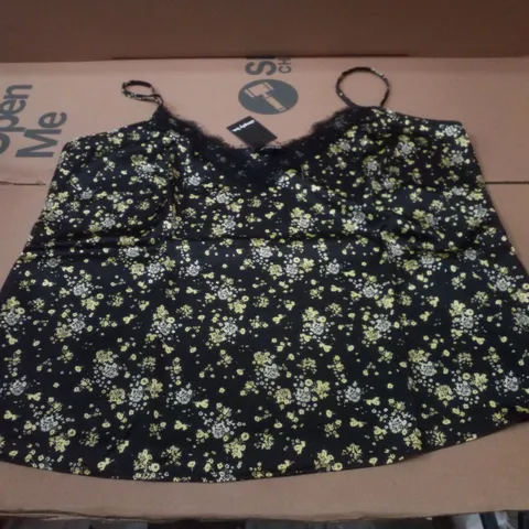 BOX CONTAINING APPROXIMATELY 17 BRAND NEW SIMPLY BE BLACK DITSY LACE SATIN CAMI - SIZE 18