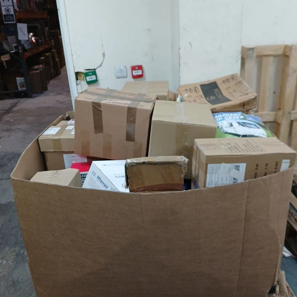 PALLET OF ASSORTED ITEMS INCLUDING AFTER RAIN DEHUMIDIFIER , CARAVAN TOP COVER AND CUTLERY BASKET 