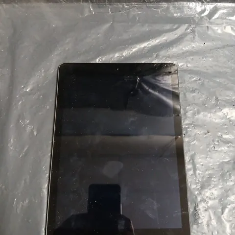 APPLE IPAD AIR 1ST GEN TABLET – SILVER - MODEL A1474