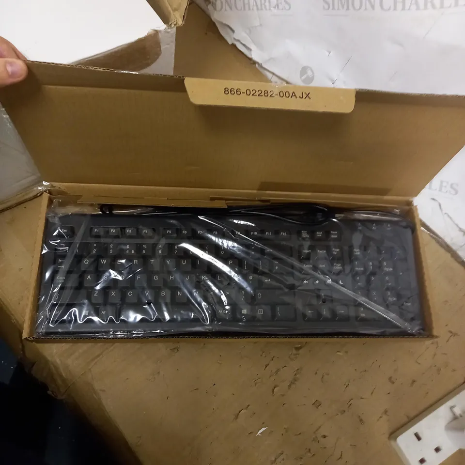 HP SLIM DESKTOP S01 WITH KEYBOARD + MICE