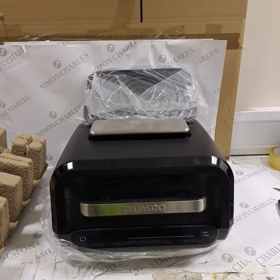 BOXED DAEWOO HEALTH GRILL AND AIRFRYER 