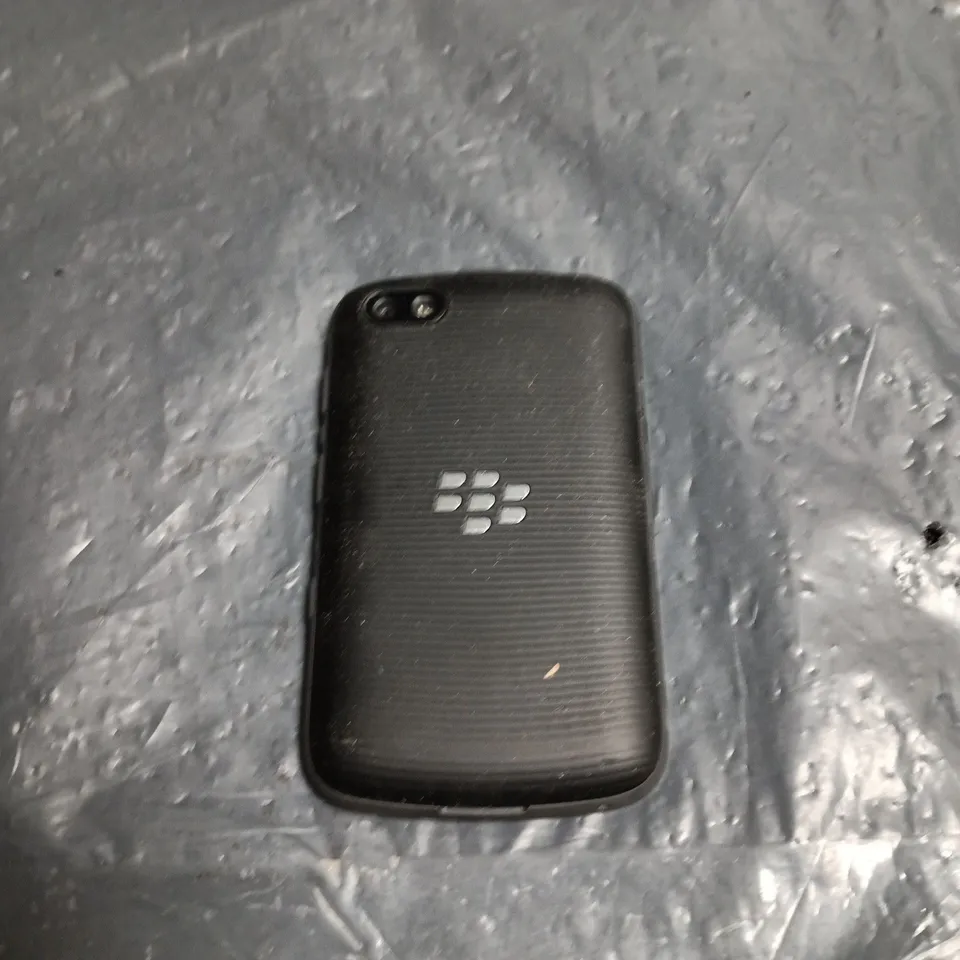 BLACKBERRY SMARTPHONE WITH PHYSICAL QWERTY KEYBOARD - BLACK 