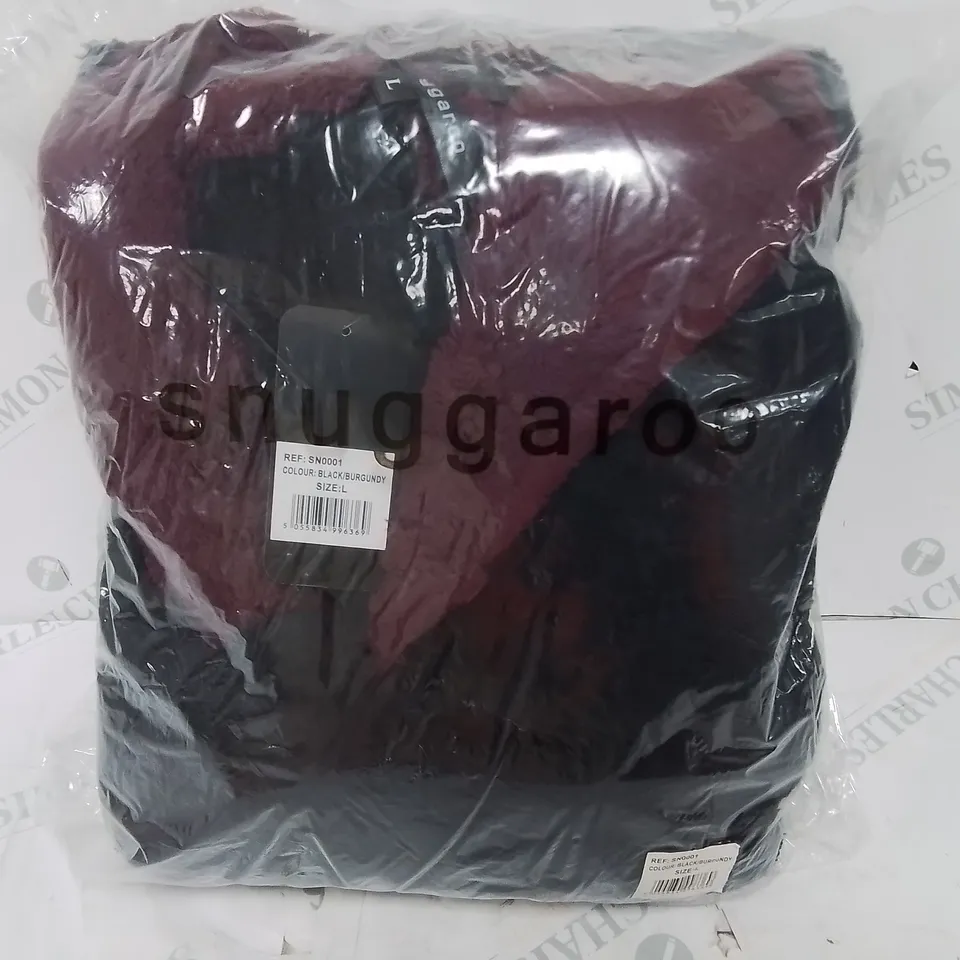 BAGGED SNUGGAROO BLACK/BURGUNDY DRESSING GOWN - L