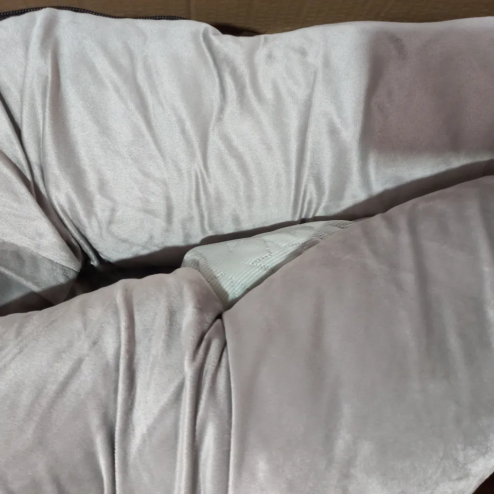 BOXED COZEE HOME PAWS COOLING PET BED, GREY LARGE