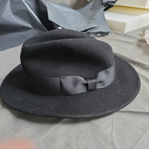 M&S STORMWEAR PURE WOOL FEDORA HAT – BLACK, SIZE L-XL