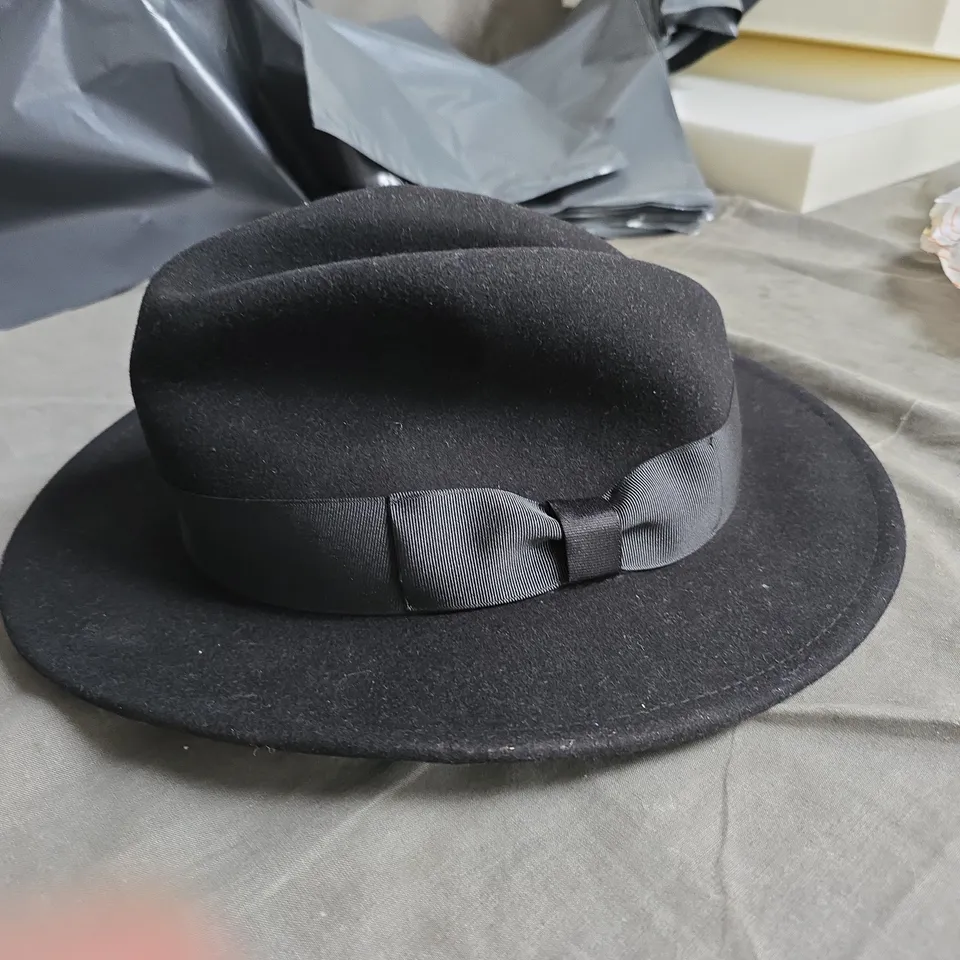 M&S STORMWEAR PURE WOOL FEDORA HAT – BLACK, SIZE L-XL