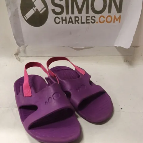 PURPLE SANDALS WITH PINK STRAPS (KIDS) – RUBBER MOULDED, SIMPLE SLIP-ONS - SIZE EU27/28 UK9/9.5