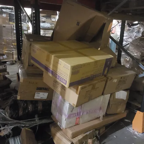 PALLET CONTAINING A LARGE QUANTITY OF ASSORTED ITEMS INCLUDING GLASSES, CATERING ITEMS ECT