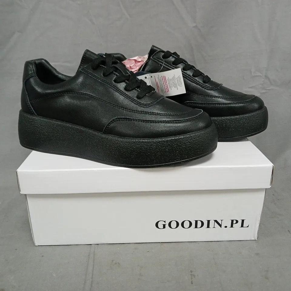 BOXED PAIR OF GOODIN SHOES IN BLACK SIZE EU 40