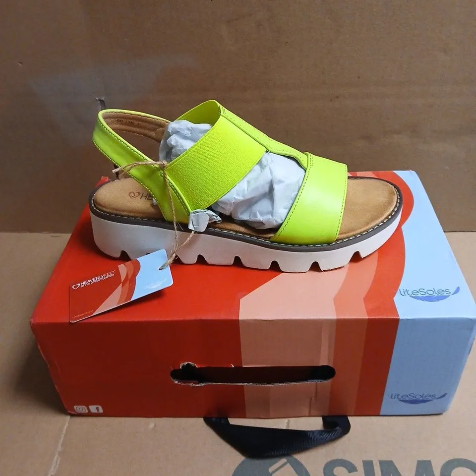 BOXED PAIR OF HEAVENLY FEET RITZ LIME SANDALS – UK 3 