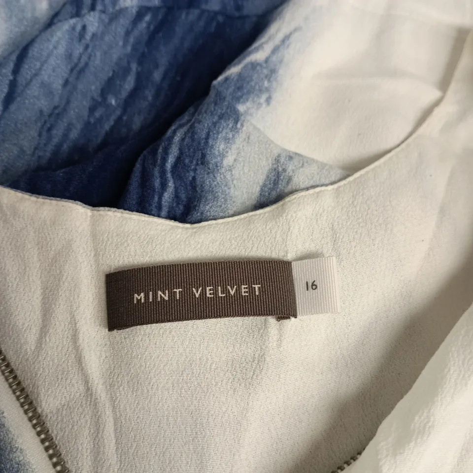 MINT VELVET WOMEN'S DRESS - SLEEVELESS WHITE WITH BLUE BRUSHSTROKE PRINT, UK 16