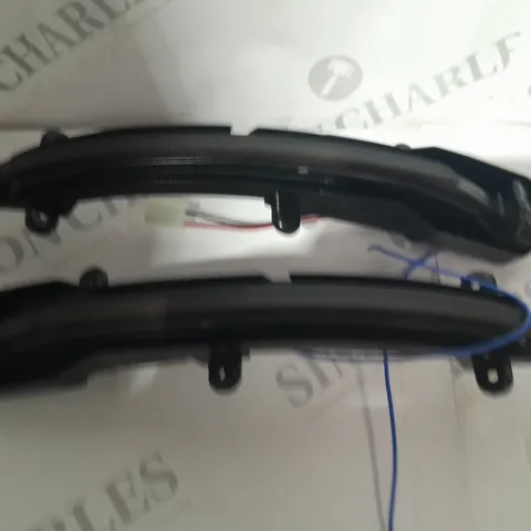 PAIR OF AUDI TURN SIGNALS