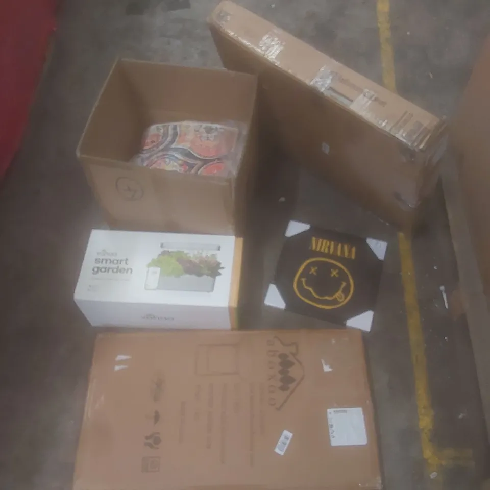 PALLET OF ASSORTED HOUSEHOLD ITEMS AND CONSUMER PRODUCTS TO INCLUDE; FOLDING TABLE, BATHROOM CABINET, WALL DECOR, UMBRELLA ETC