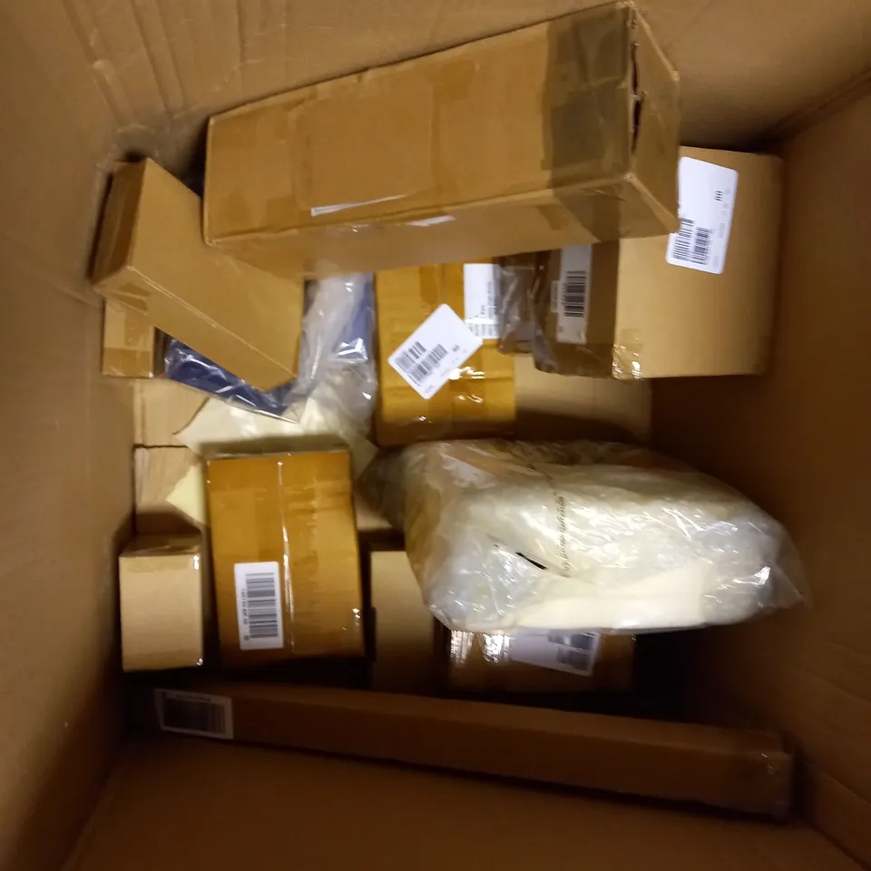 BOX OF APPROXIMATELY 10 ASSORTED ITEMS TO INCLUDE - BOX MIRROR - LED LIGHTS - BEAUTY PRODUCTS ETC