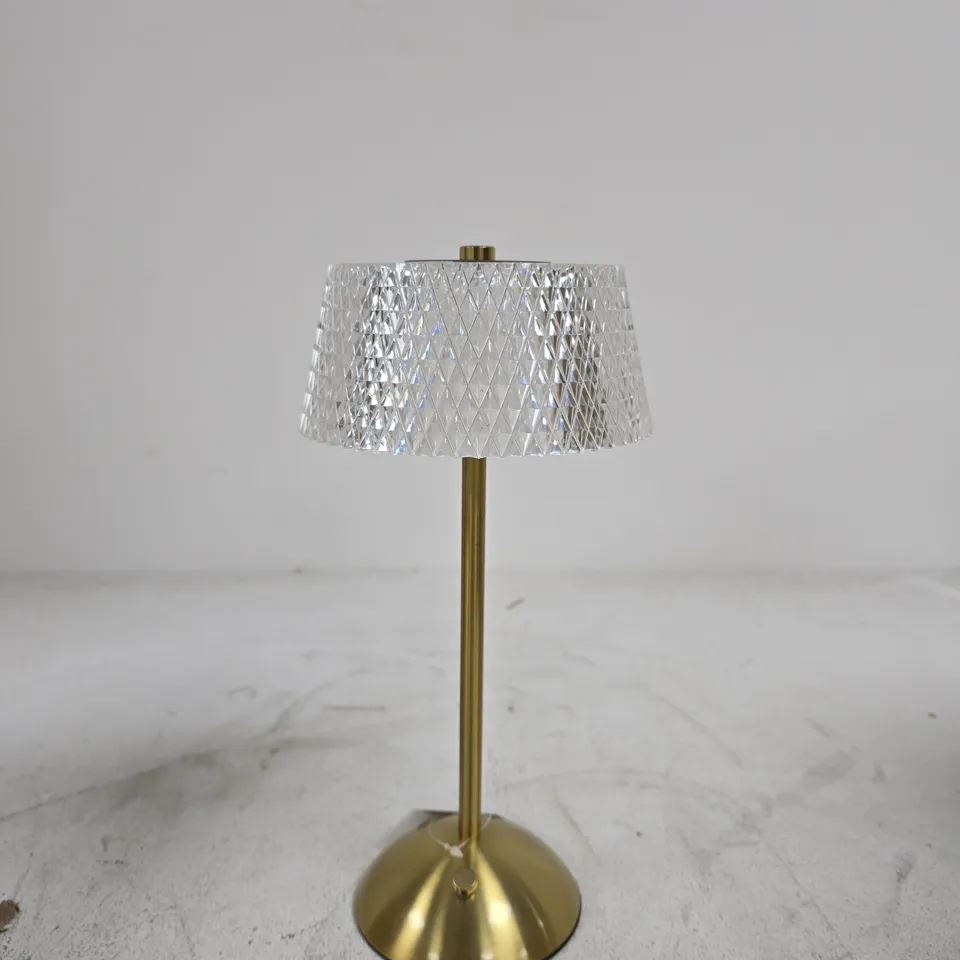 BRASS TABLE LAMP WITH CLEAR DIAMOND-PATTERN GLASS SHADE