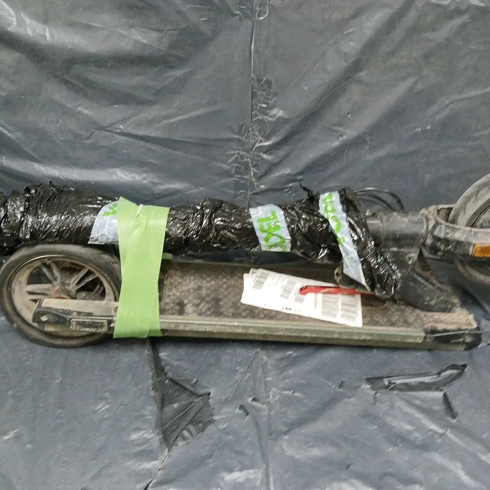 BOXED BUSBI WASP ELECTRIC SCOOTER - COLLECTION ONLY RRP £350