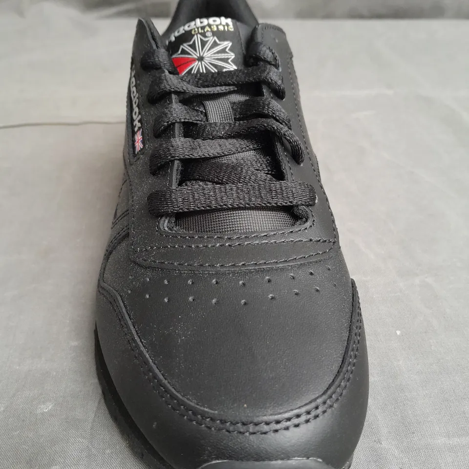 BOXED PAIR OF REEBOK BLACK TRAINERS SIZE UK 5