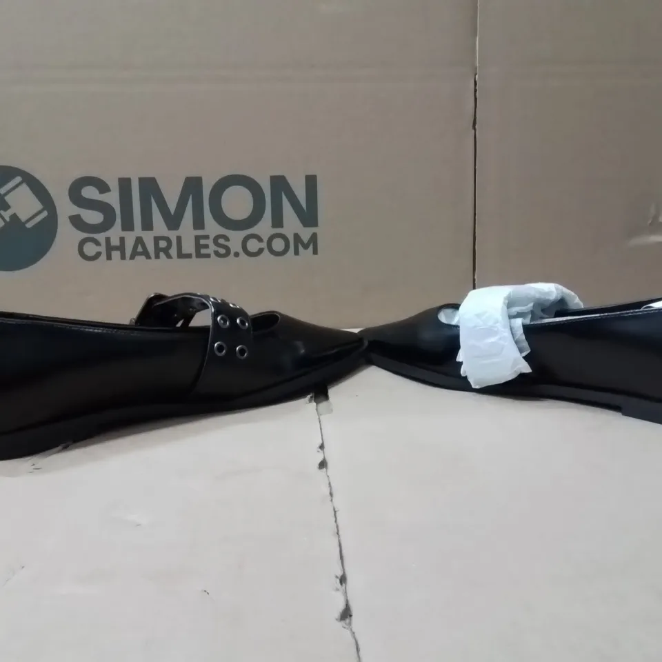 BOXED BRAND NEW APPROXIMATELY 5 SIMPLY BE OSLO EXTRA WIDE SHOES SIZE 7 BLSCK