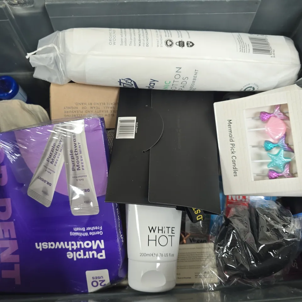 APPROXIMATELY 15 ASSORTED HEALTH & BEAUTY PRODUCTS TO INCLUDE BEAUTY OF JOSEON RELIEF SUN, NORFOLK DEEPEST SLEEP PILLOW MIST, HIVE WAX XTRA STRONG WAX, ETC - COLLECTION ONLY