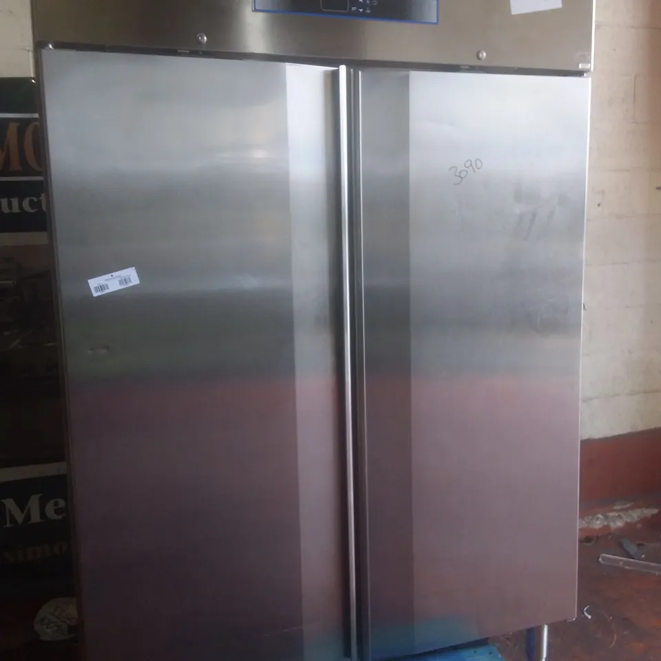 LARGE DOUBLE DISPLAY FRIDGE 