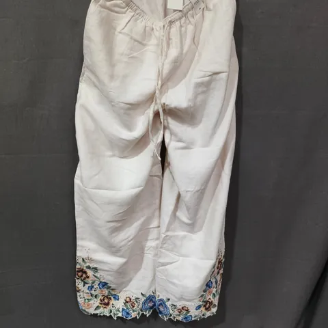 ABERCROMBIE & FITCH CREAM EMBROIDERED HEM TROUSERS – UK SIZE XS