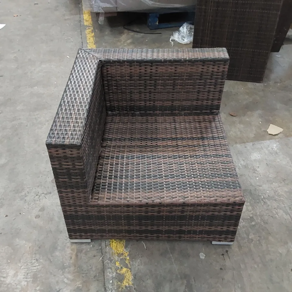 RATTAN CORNER PIECE BROWN