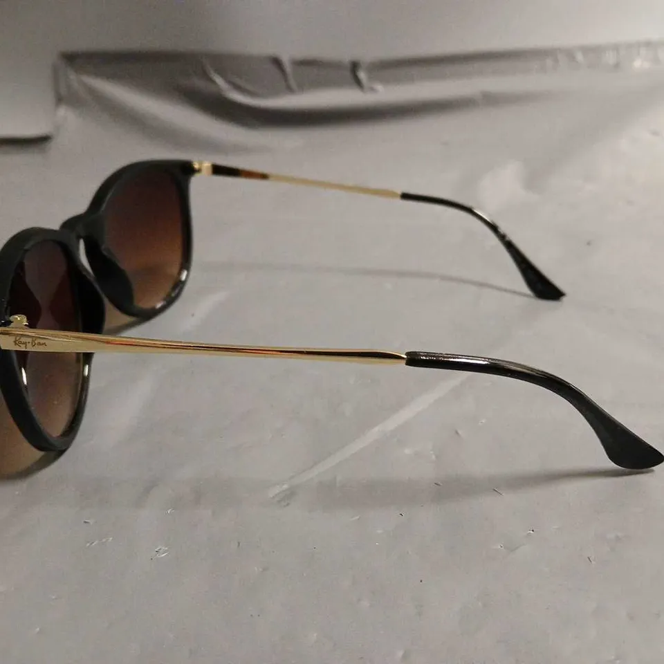 PAIR OF RAY BAN GLASSES IN CASE