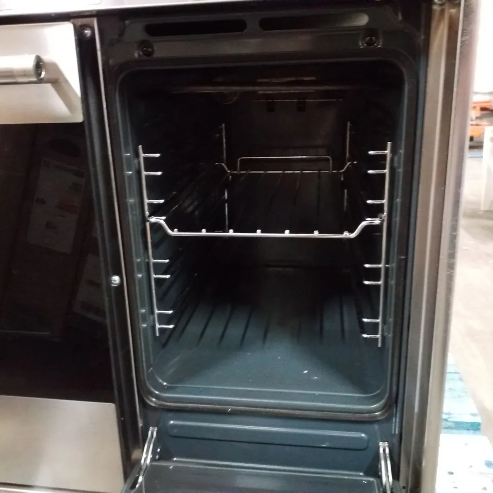 PALLET CONTAINING SMEG SY92IPX9 FREESTANDING ELECTRIC RANGE COOKER WITH INDUCTION HOB