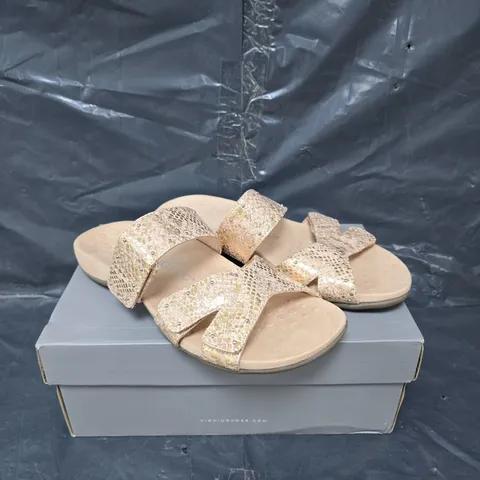 BOXED PAIR OF VIONIC OPEN TOES SANDALS IN ROSE GOLD SIZE 6