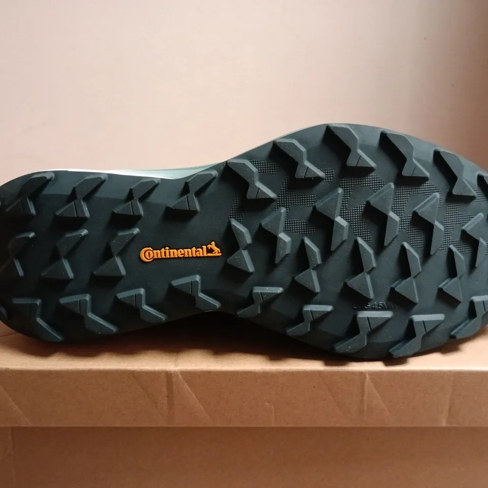 BOXED PAIR OF ADIDAS TERREX AGRAVIC GTX TRAIL RUNNING SHOES – UK 11 (MEN'S)