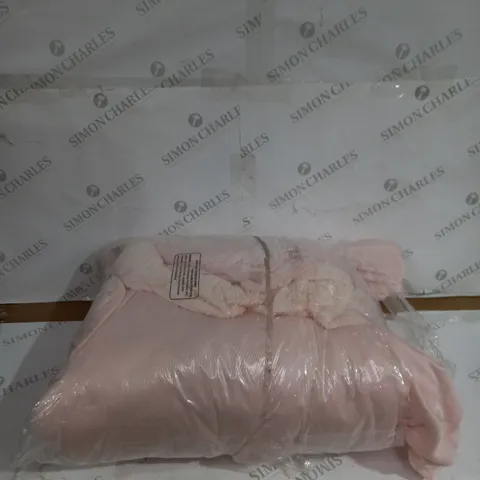 LARGE PINK BEDDING SET 