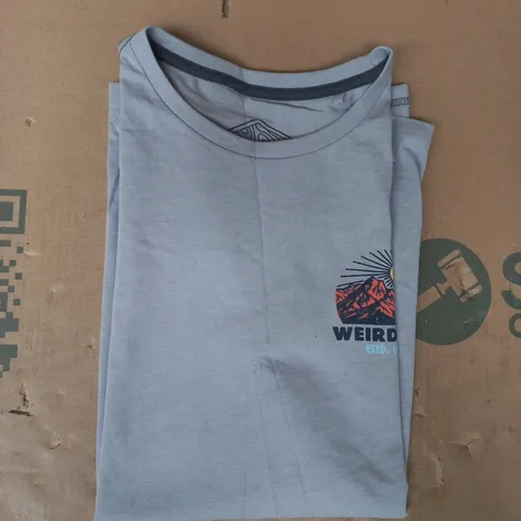 WEIRD FISH SHORT SLEEVE T-SHIRT IN GREY SIZE MEDIUM