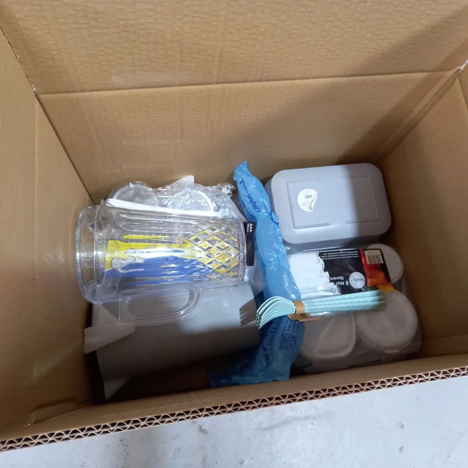 BOX OF ASSORTED ITEMS TO INCLUDE POT, JUG, TUPPERWARE ETC