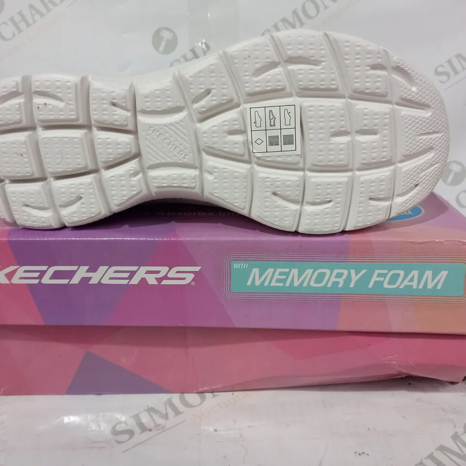 BOXED PAIR OF SKECHERS VEGAN MEORY FOAM TRAINERS IN WHITE UK SIZE 4