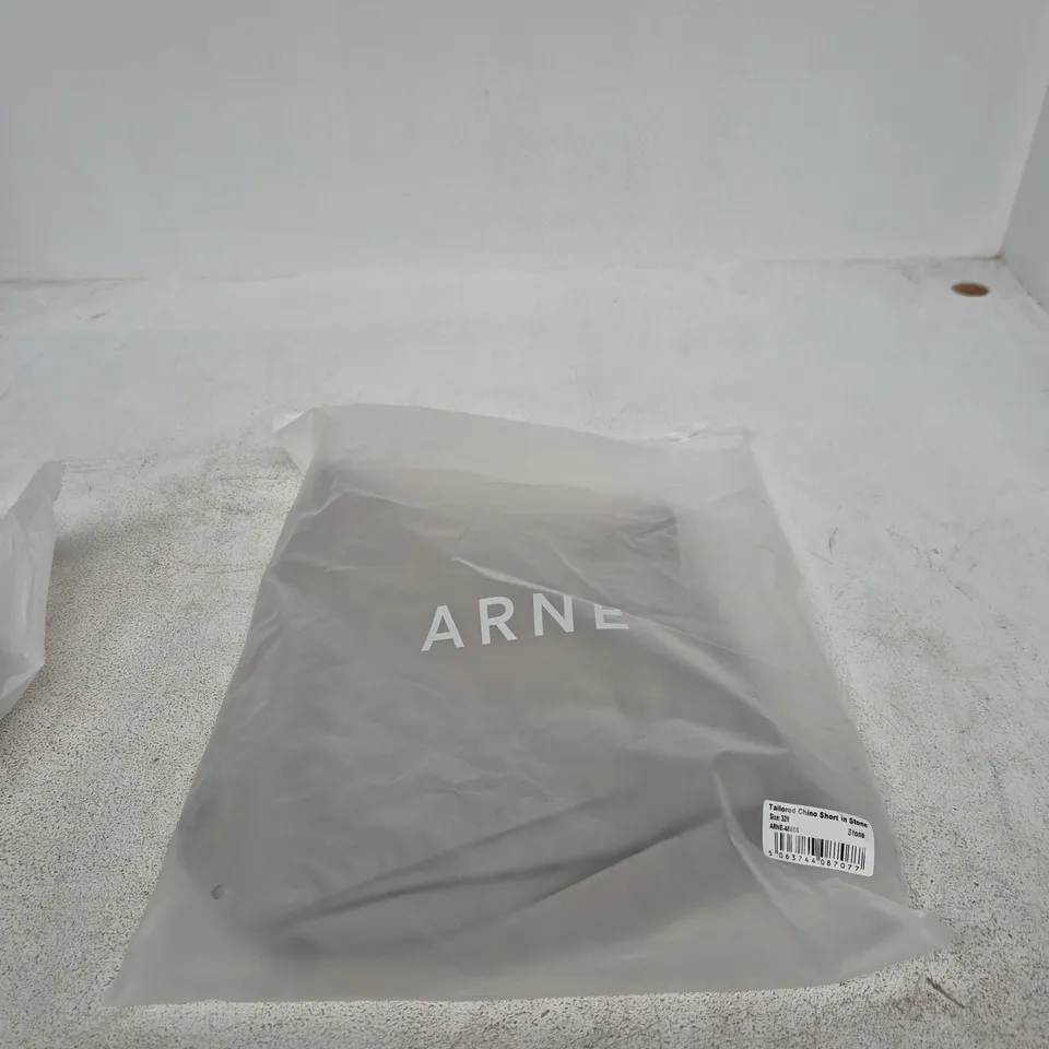 ARNE TAILORED CHINO SHORT IN STONE, SIZE 32R (MEN'S)