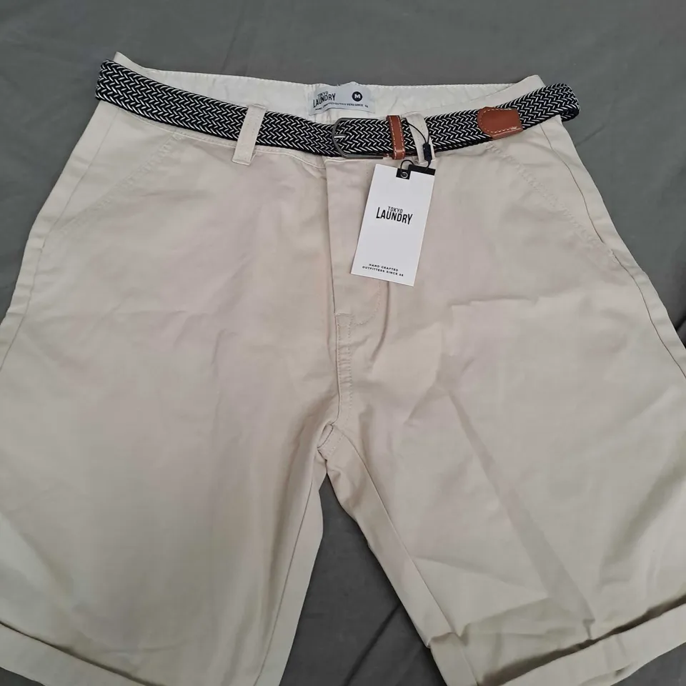 TOKYO LAUNDRY FORIO SHORTS IN FRENCH OAK - MEDIUM