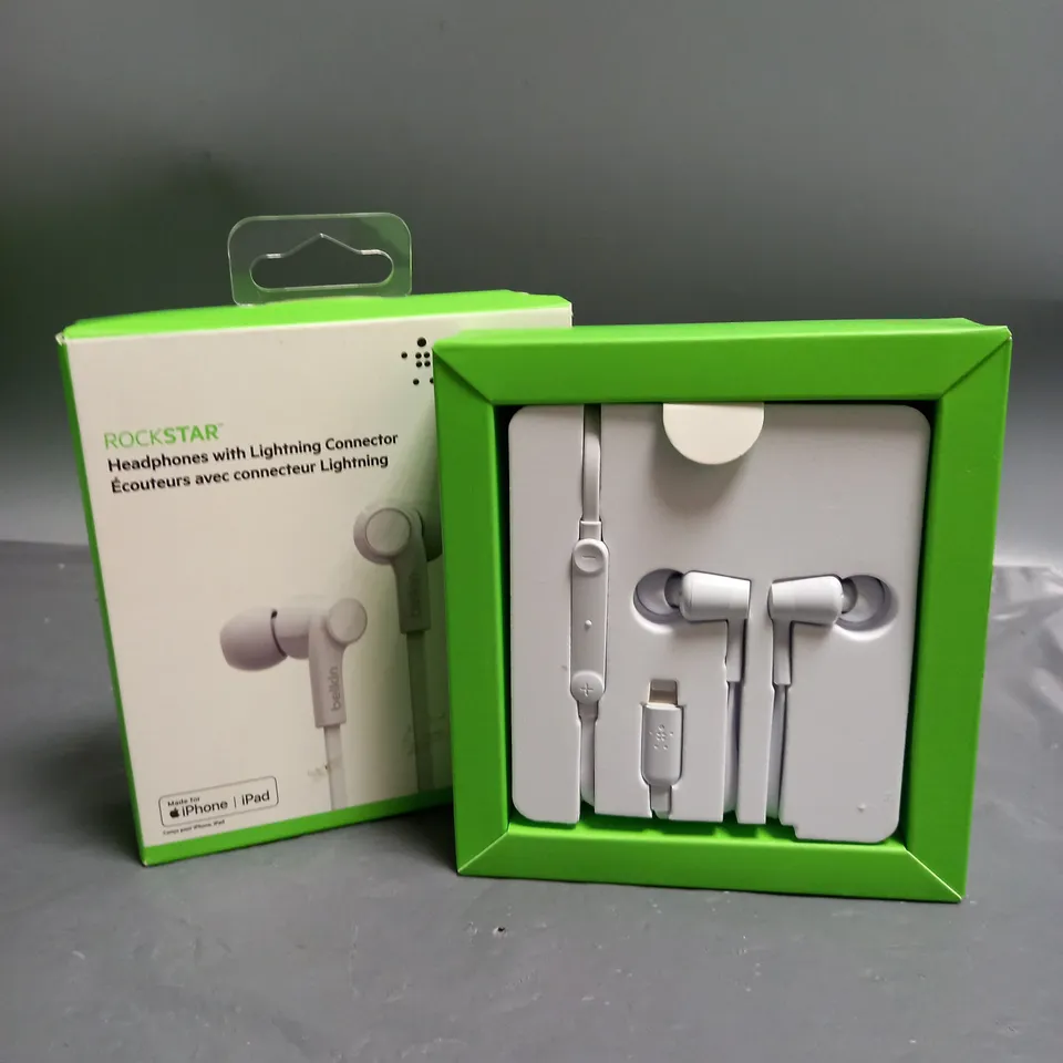 BOXED BELKIN ROCKSTAR LIGHTNING CONNECTOR HEADPHONES 