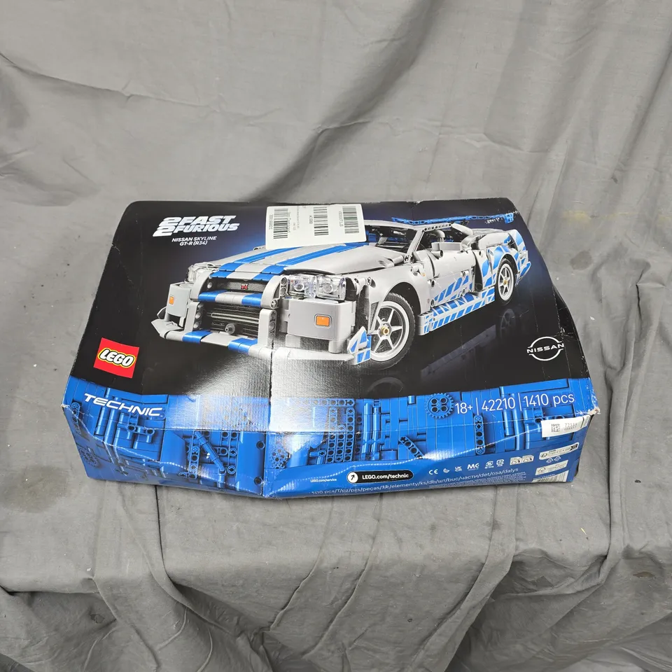 lego fast and furious 1410 pieces, 42210. 18+
