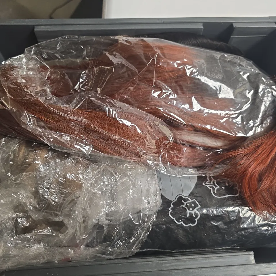 APPROXIMATELY 10 ASSORTED HAIR ACCESSORIES TO INCLUDE EXTENSIONS, SCRUNCHES, HEADBANDS, ETC