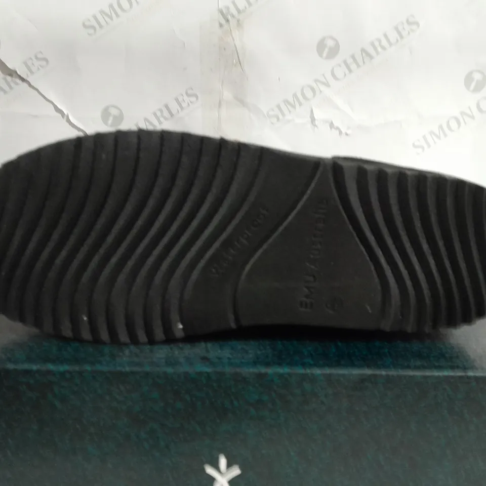 BOXED PAIR OF EMU AUSTRAILIA ELECTRA BLACK BOOTS - SIZE 6