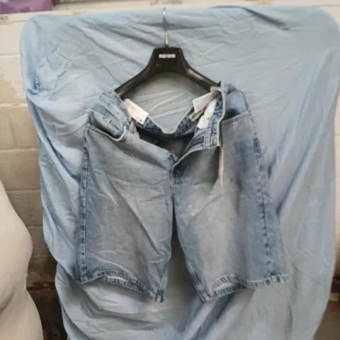 BERSHKA BAGGY DENIM SHORTS – UK 12 (EU 40)