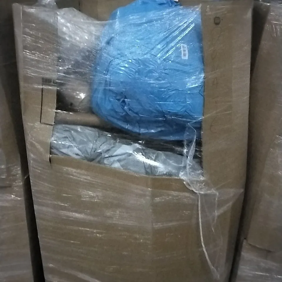 PALLET OF ASSORTED ITEMS INCLUDING TOILET SEAT, FANCY DRESS CUTLASS, RUG, OVER RACK AND 13" LAMINATE FLOOR CUTTER