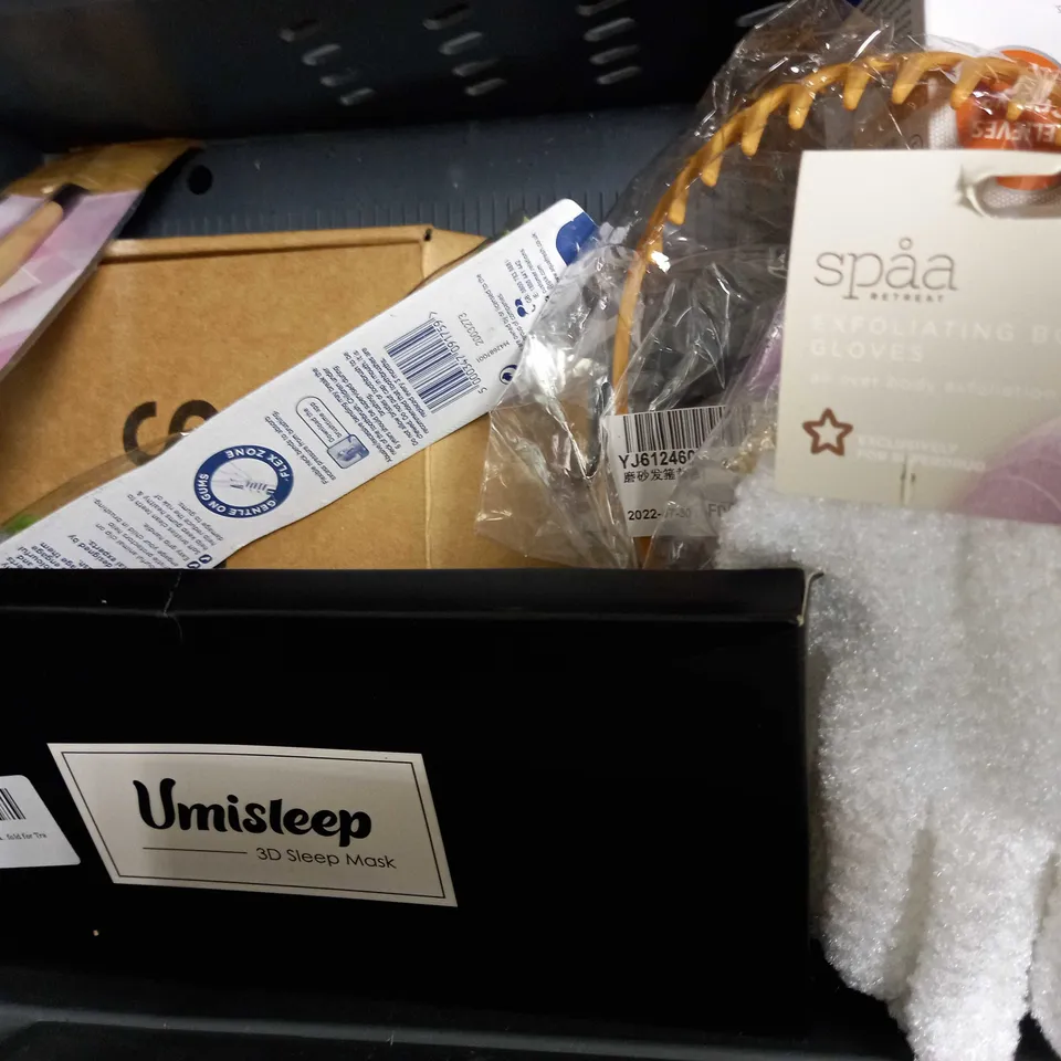 LOT OF APPROXIMATELY 20 ASSORTED HEALTH & BEAUTY ITEMS, TO INCLUDE SNORE DEVICE, TOOTHBRUSH HEADS, BUBBLE BATH, ETC